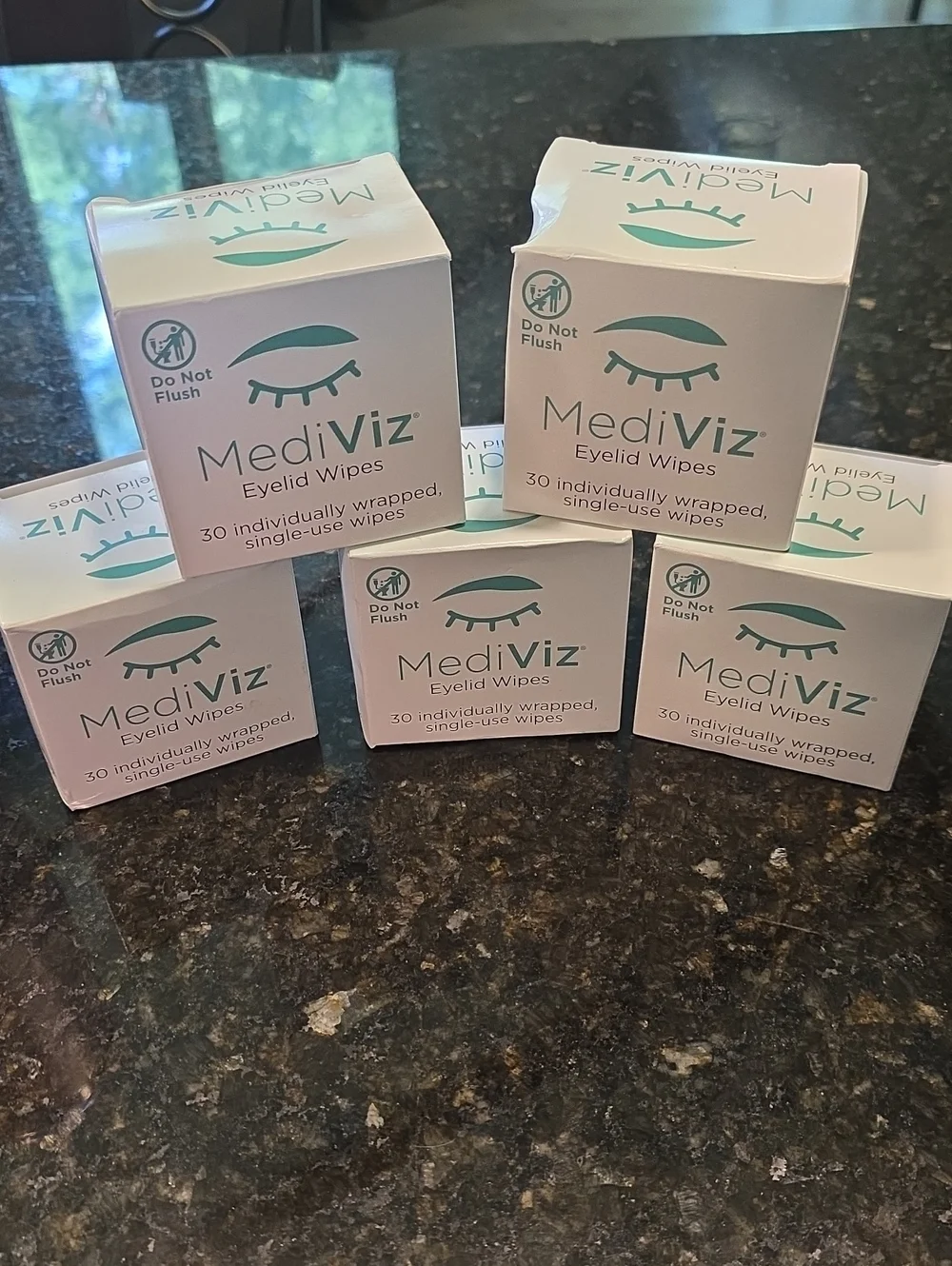 Eyelid Wipes - Gentle Cleansing Wipes in Teal/White